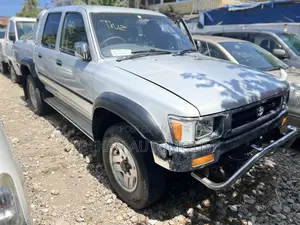 Toyota Hilux 2003 Silver