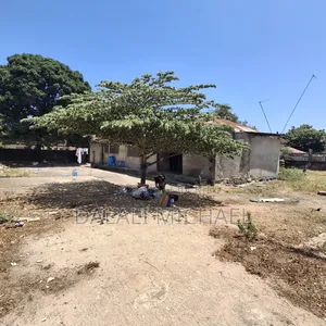 Kiwanja Kinauzwa Mikocheni