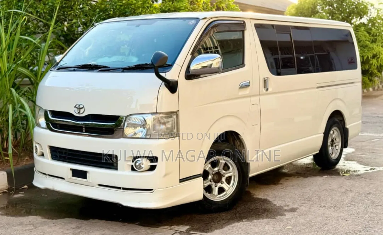 Toyota HiAce 2007 White