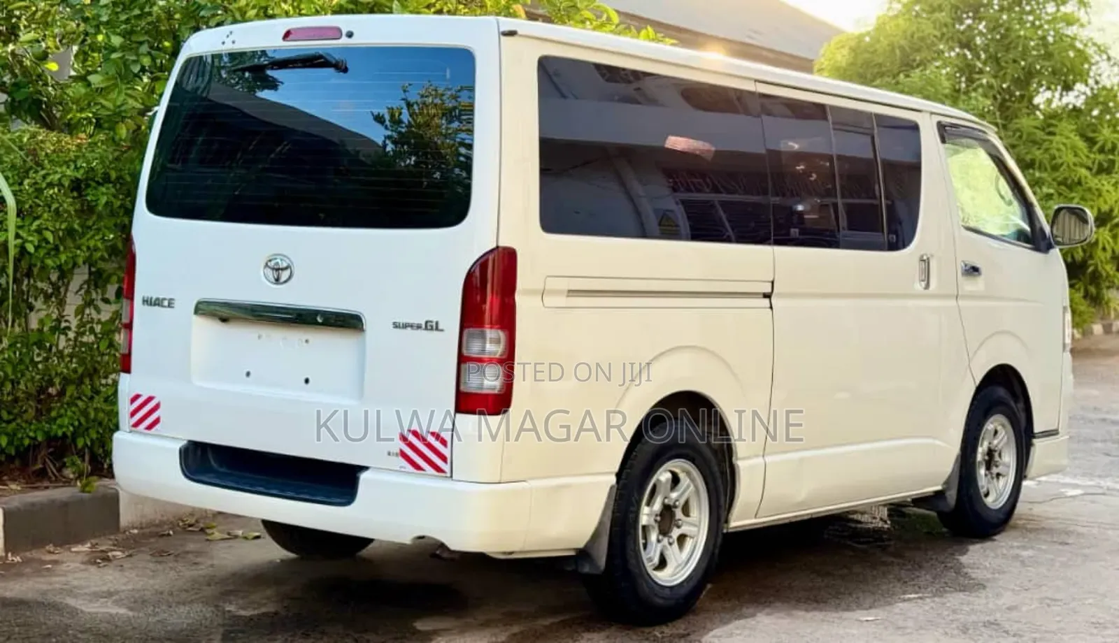 Toyota HiAce 2007 White