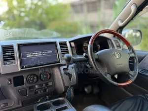Toyota HiAce 2007 White