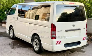 Toyota HiAce 2007 White