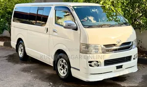 Toyota HiAce 2007 White