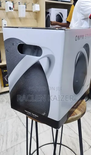 Harman Kardon Onyx Studio 8 Speaker