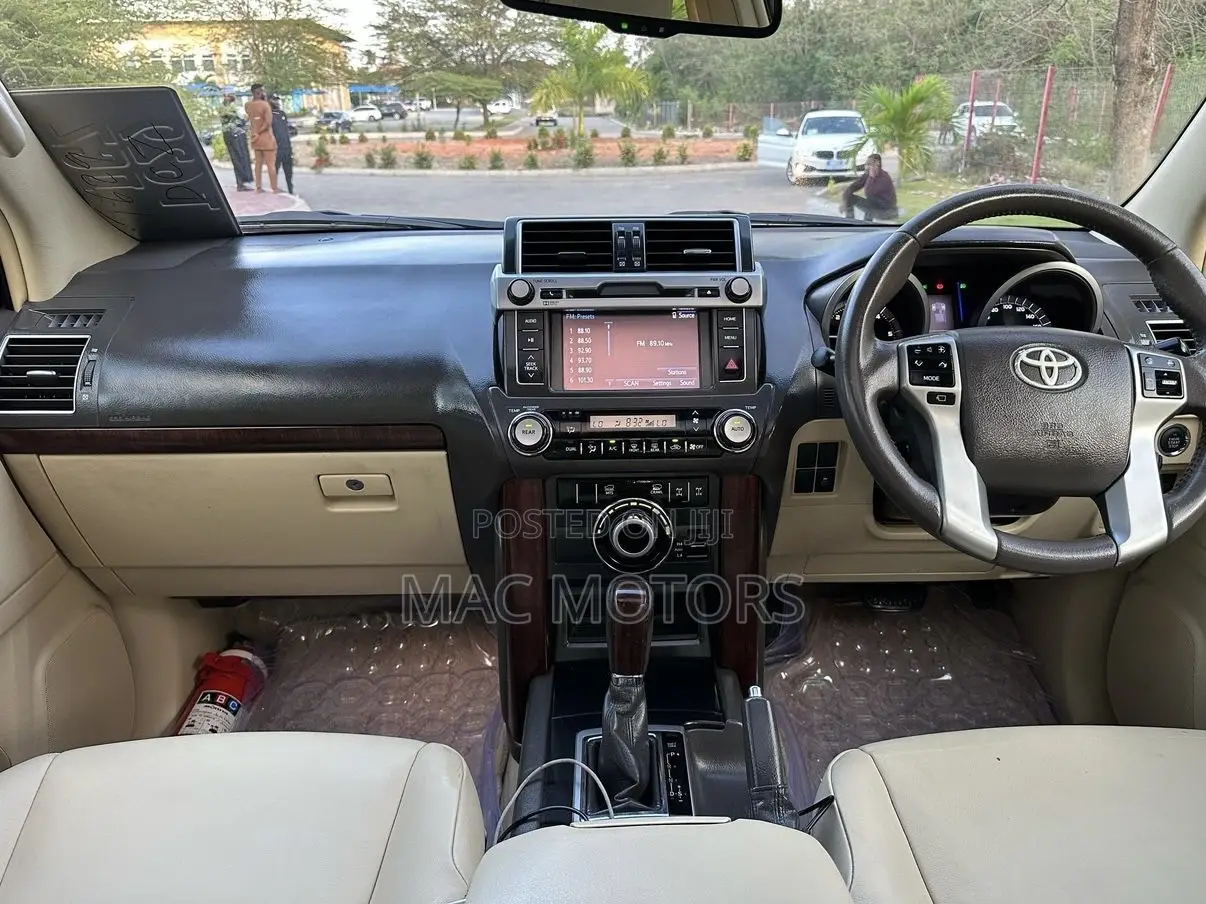 Toyota Land Cruiser Prado 3.0 D-4D (172 Hp) 2014 Gray