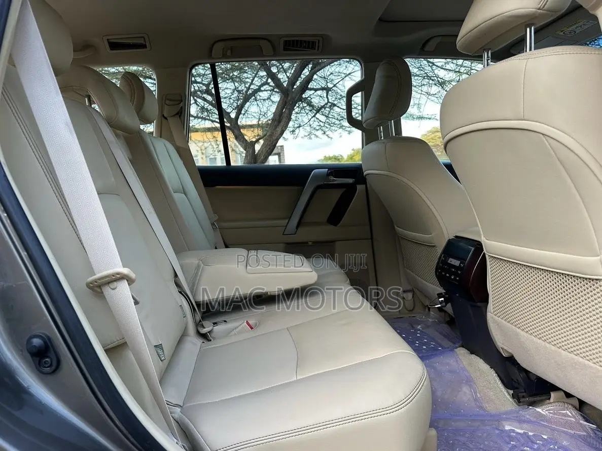 Toyota Land Cruiser Prado 3.0 D-4D (172 Hp) 2014 Gray