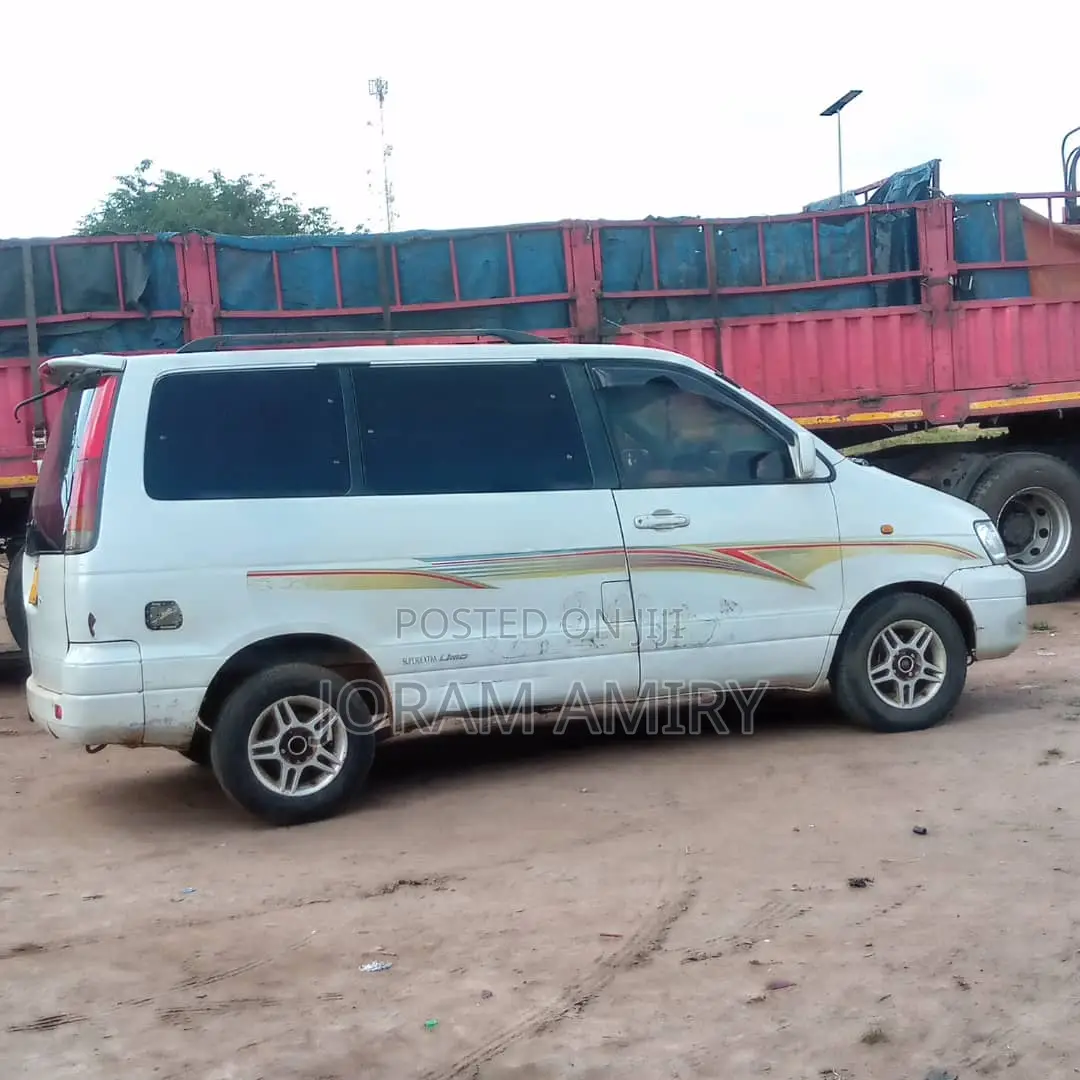 Toyota Noah 2.0 AWD (8 Seater) 2003 White