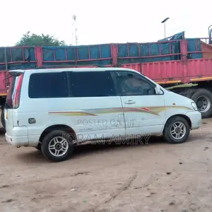 Toyota Noah 2.0 AWD (8 Seater) 2003 White