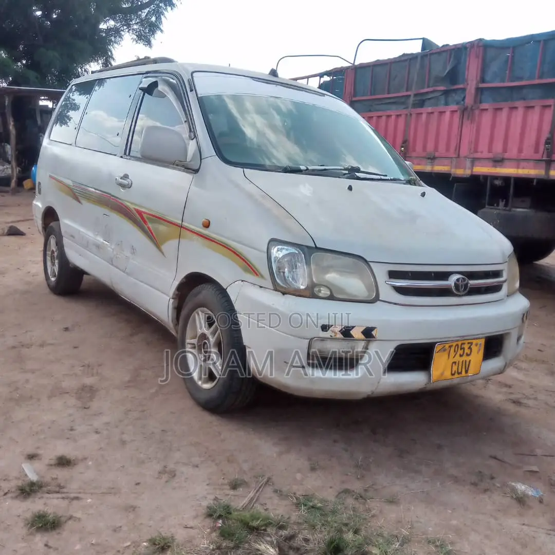 Toyota Noah 2.0 AWD (8 Seater) 2003 White