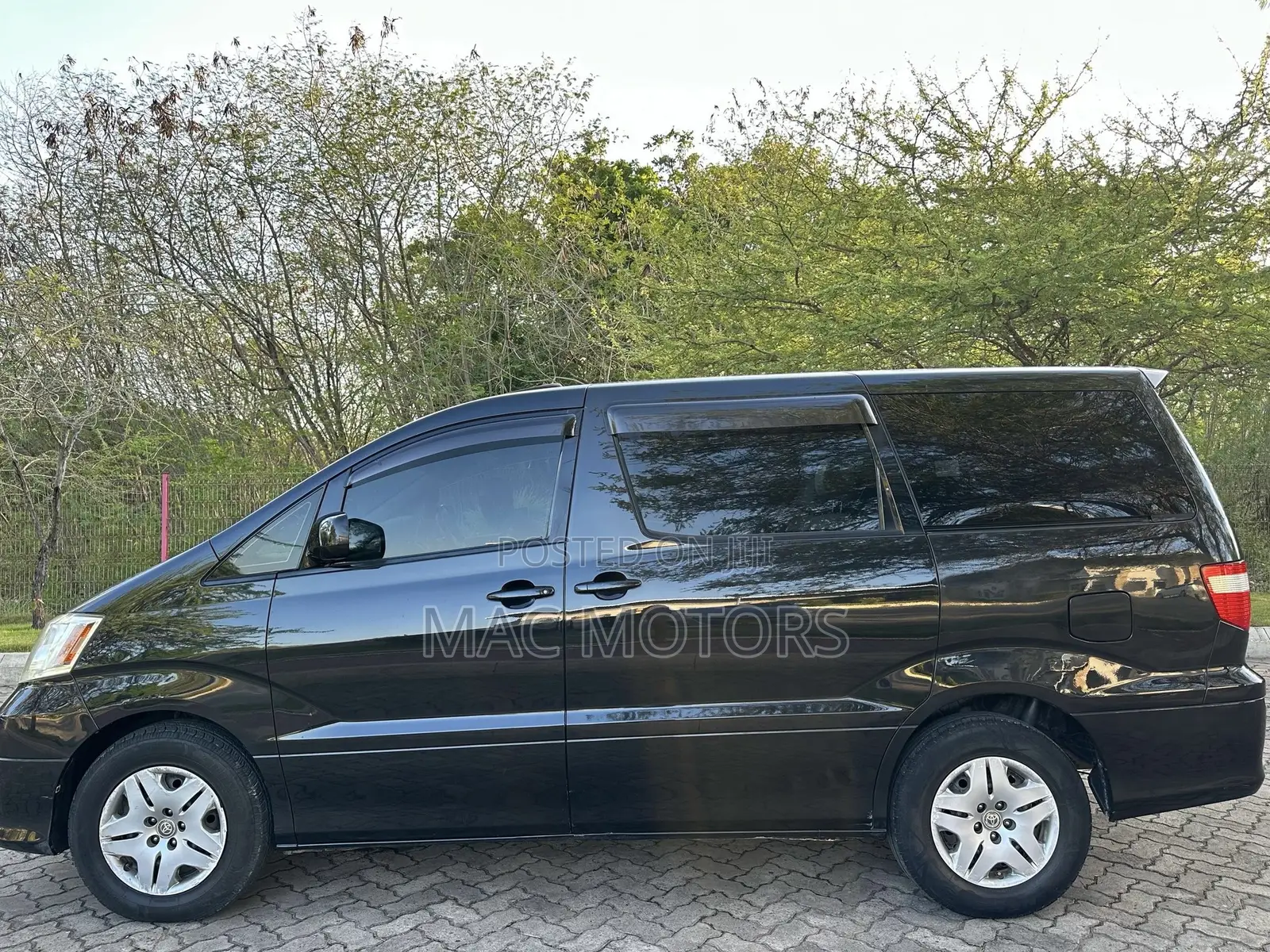 Toyota Alphard 2004 Black