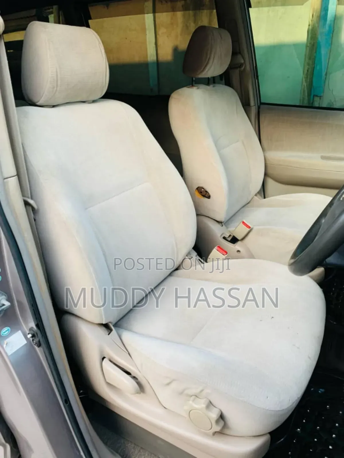 Toyota Noah 2004 Gold
