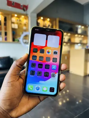 Apple iPhone 11 64 GB Yellow