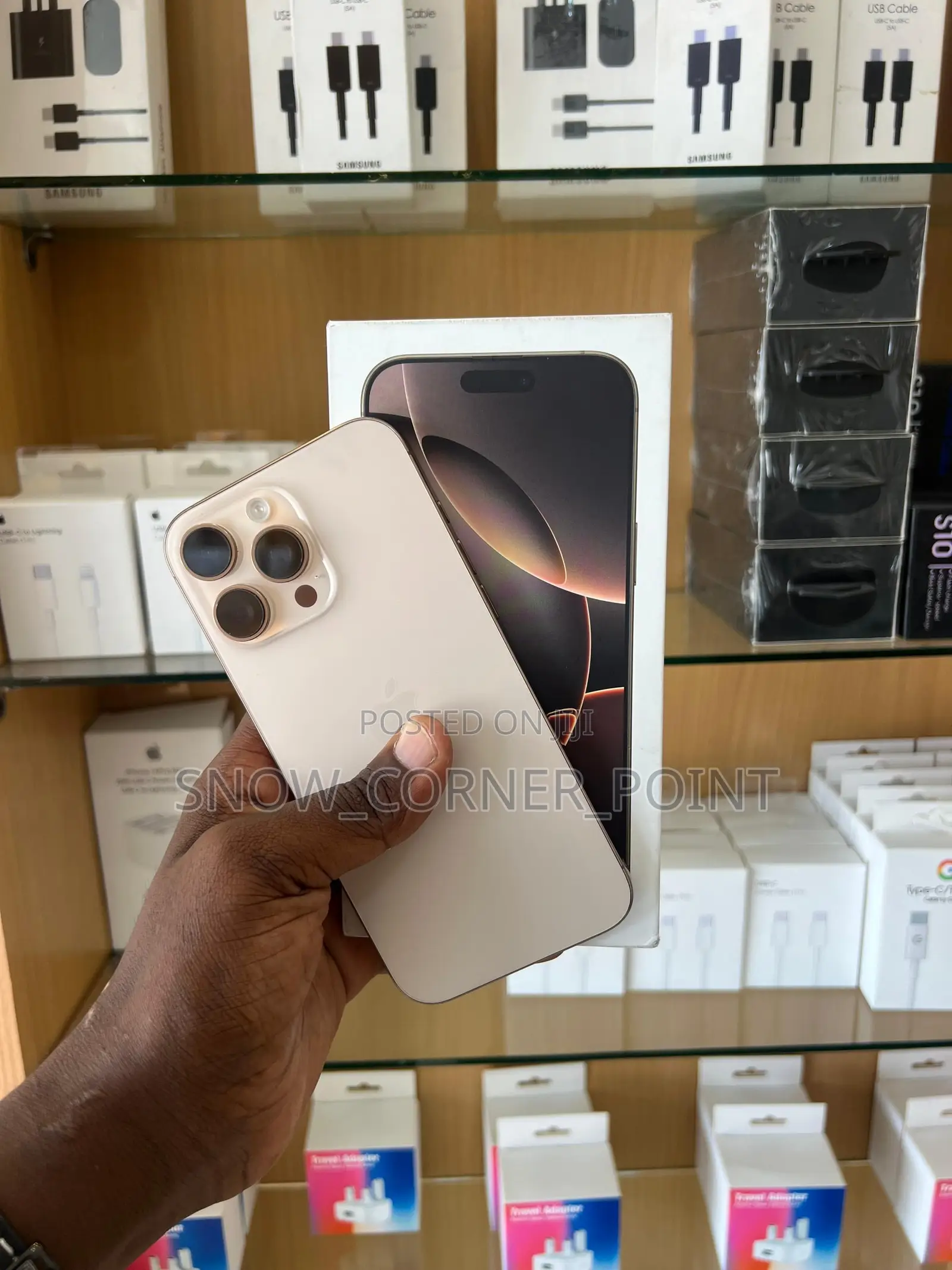 New Apple iPhone 16 Pro Max 256 GB Gold