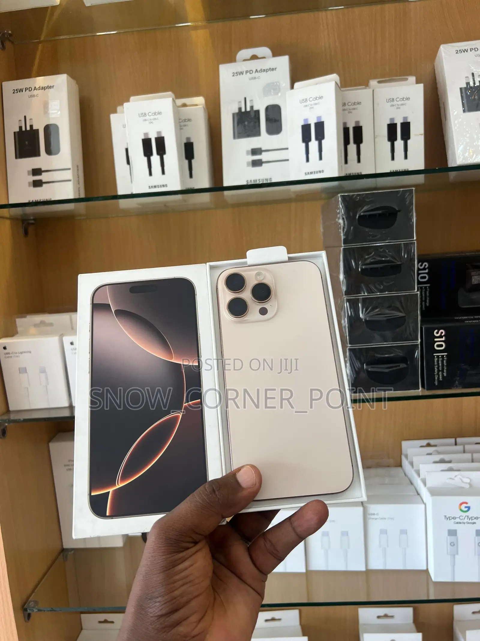 New Apple iPhone 16 Pro Max 256 GB Gold