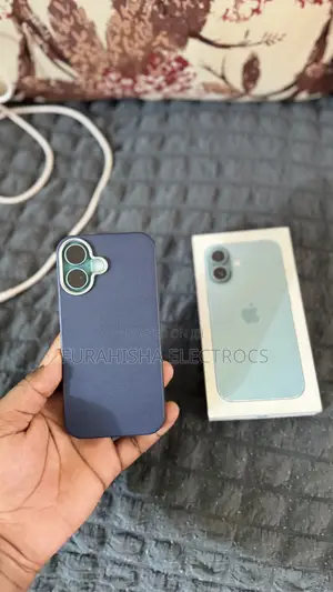 New Apple iPhone 16 128 GB Green