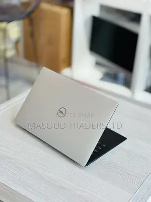 New Laptop Dell XPS 13 7390 8GB Intel Core I7 SSD 256GB