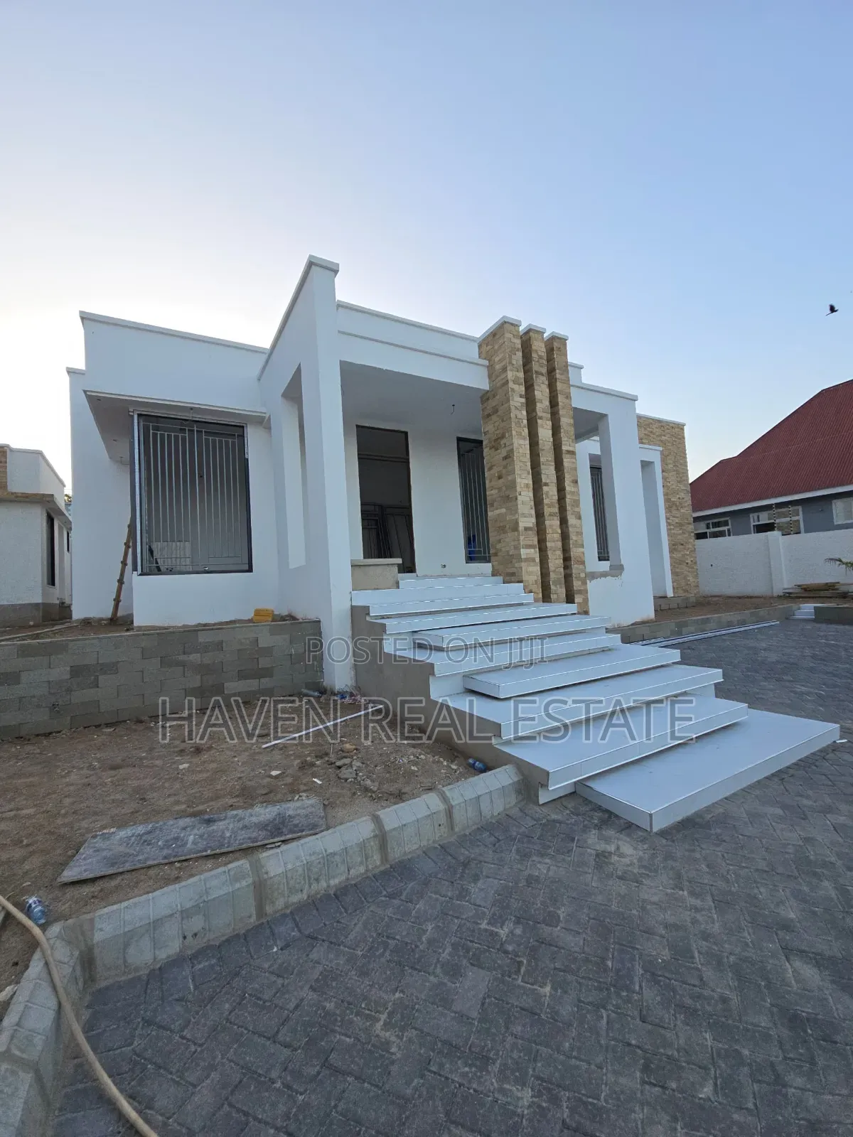 3bdrm House in Goba for sale
