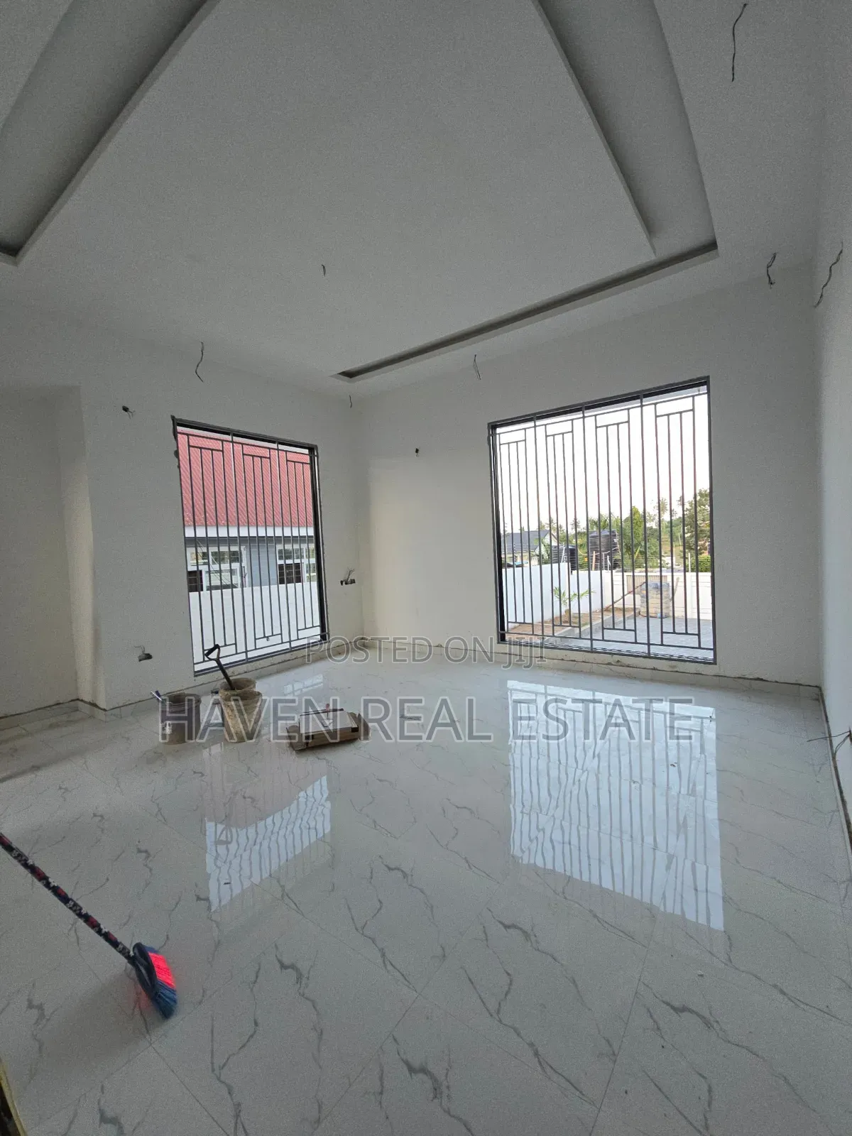 3bdrm House in Goba for sale