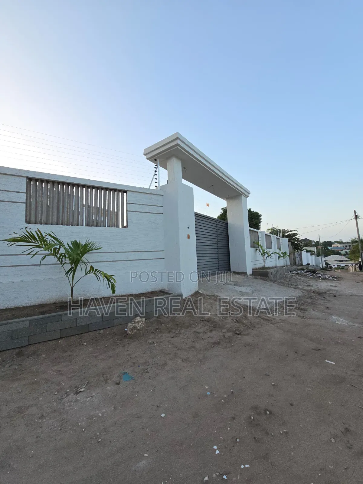 3bdrm House in Goba for sale
