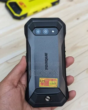 Kyocera Torque 5G 128 GB Red