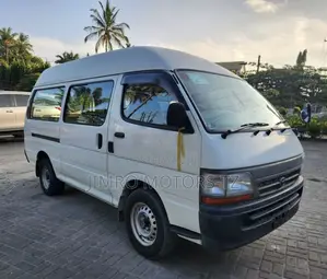 Toyota HiAce 2005 White