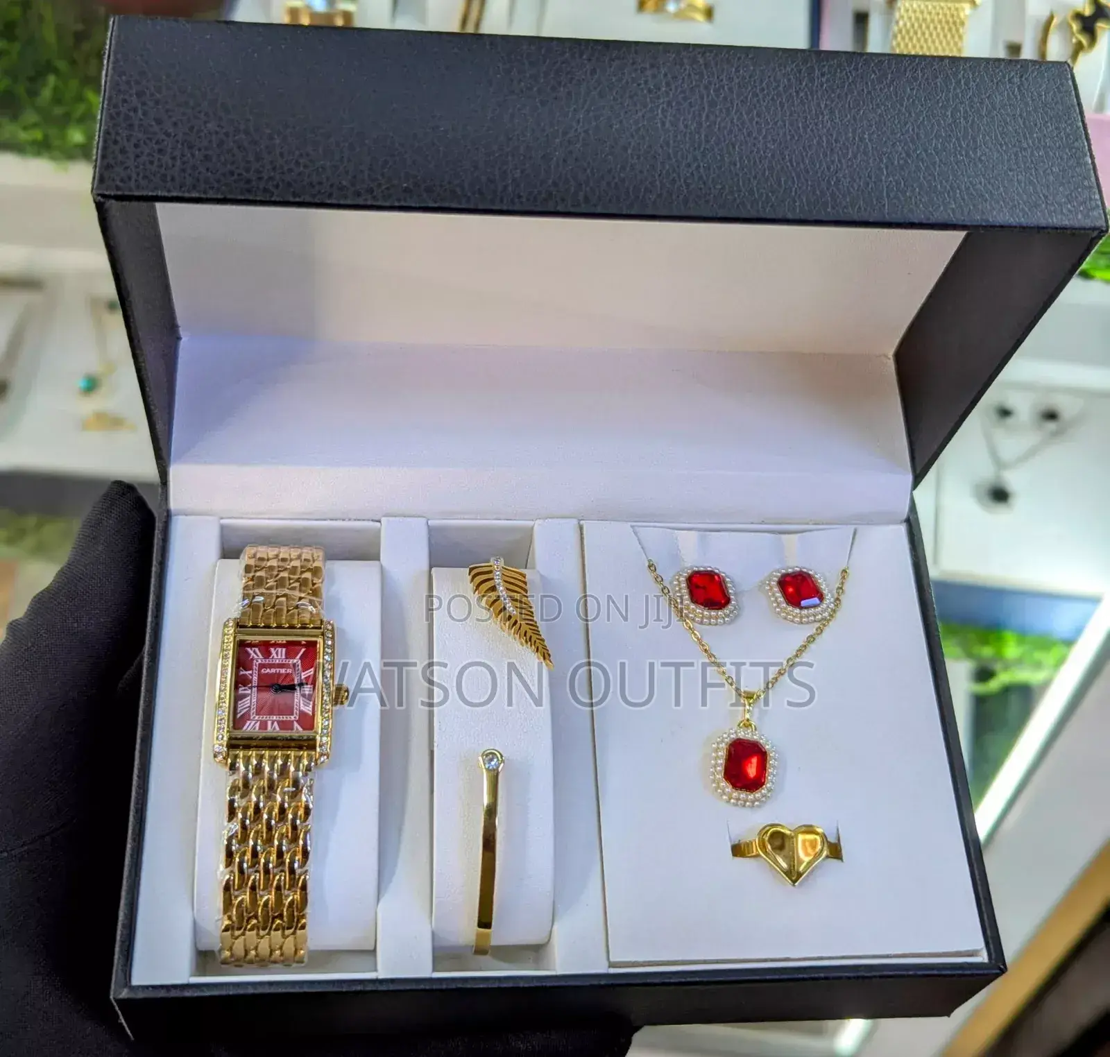 Ladies Combo Smart Ya Saa,Hereni,Pete,Cheni Bracelet