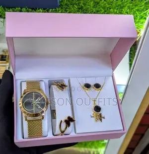 Ladies Combo Smart Ya Saa,Hereni,Pete,Cheni Bracelet