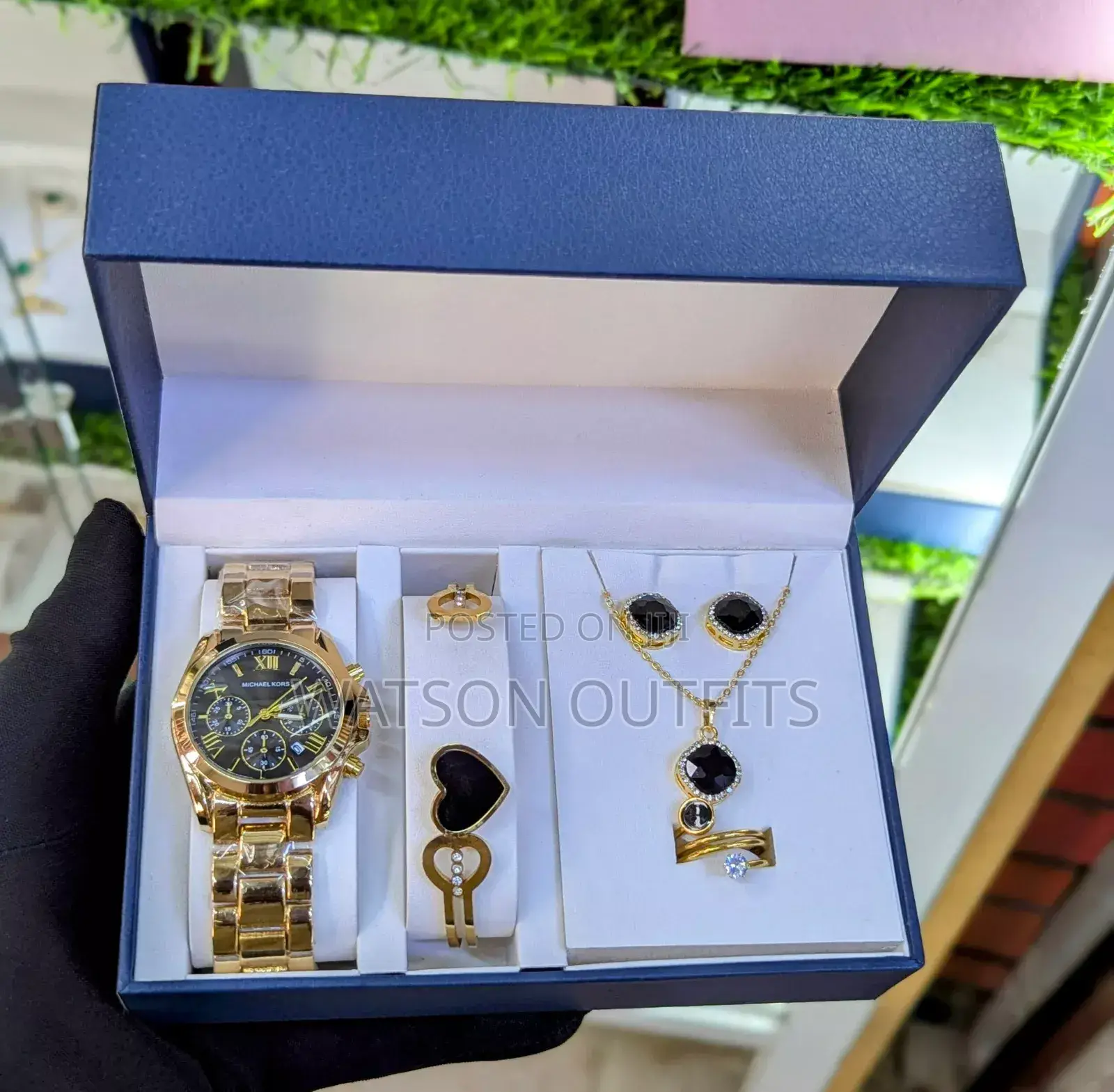 Ladies Combo Smart Ya Saa,Hereni,Pete,Cheni Bracelet