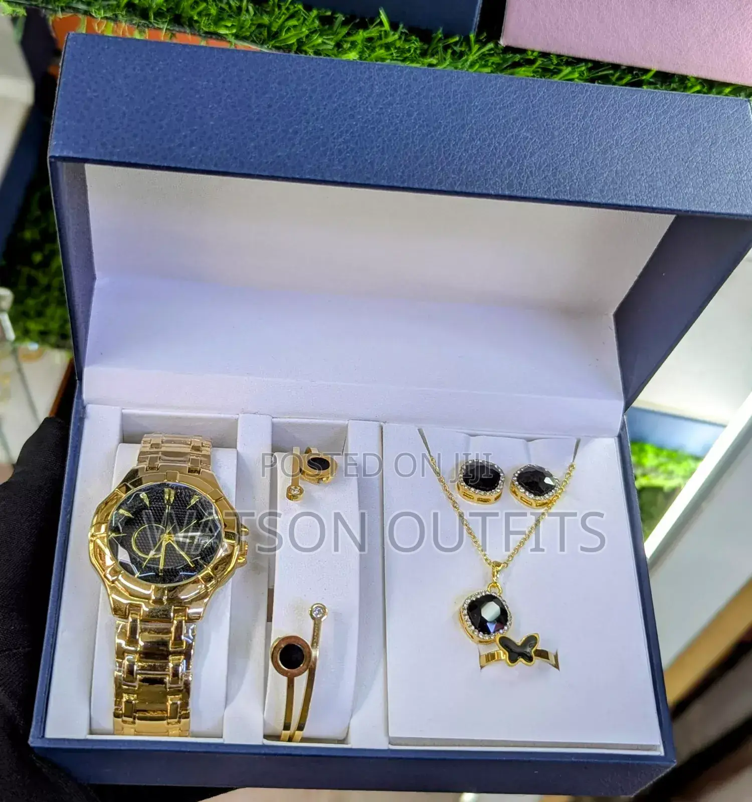 Ladies Combo Smart Ya Saa,Hereni,Pete,Cheni Bracelet