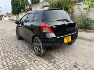 Toyota Vitz 2005 Black