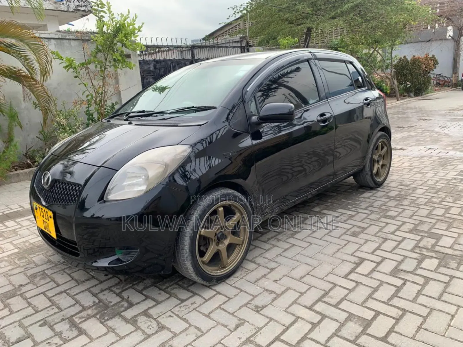 Toyota Vitz 2005 Black