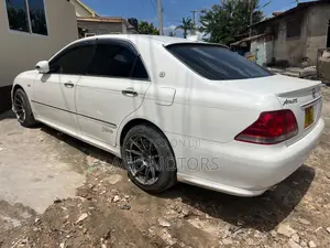 Toyota Crown 2004 White