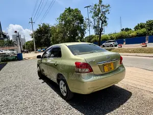 Toyota Belta 2006 Beige
