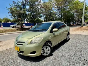 Toyota Belta 2006 Beige