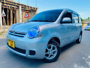 Toyota Sienta 2006 Silver