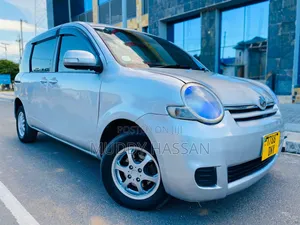 Toyota Sienta 2006 Silver
