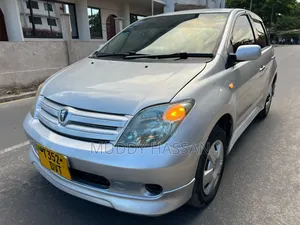 Toyota IST 2006 Silver