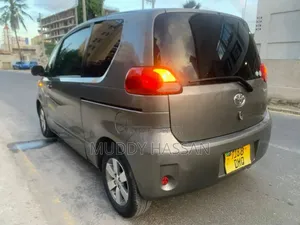 Toyota Porte 2006 Gray