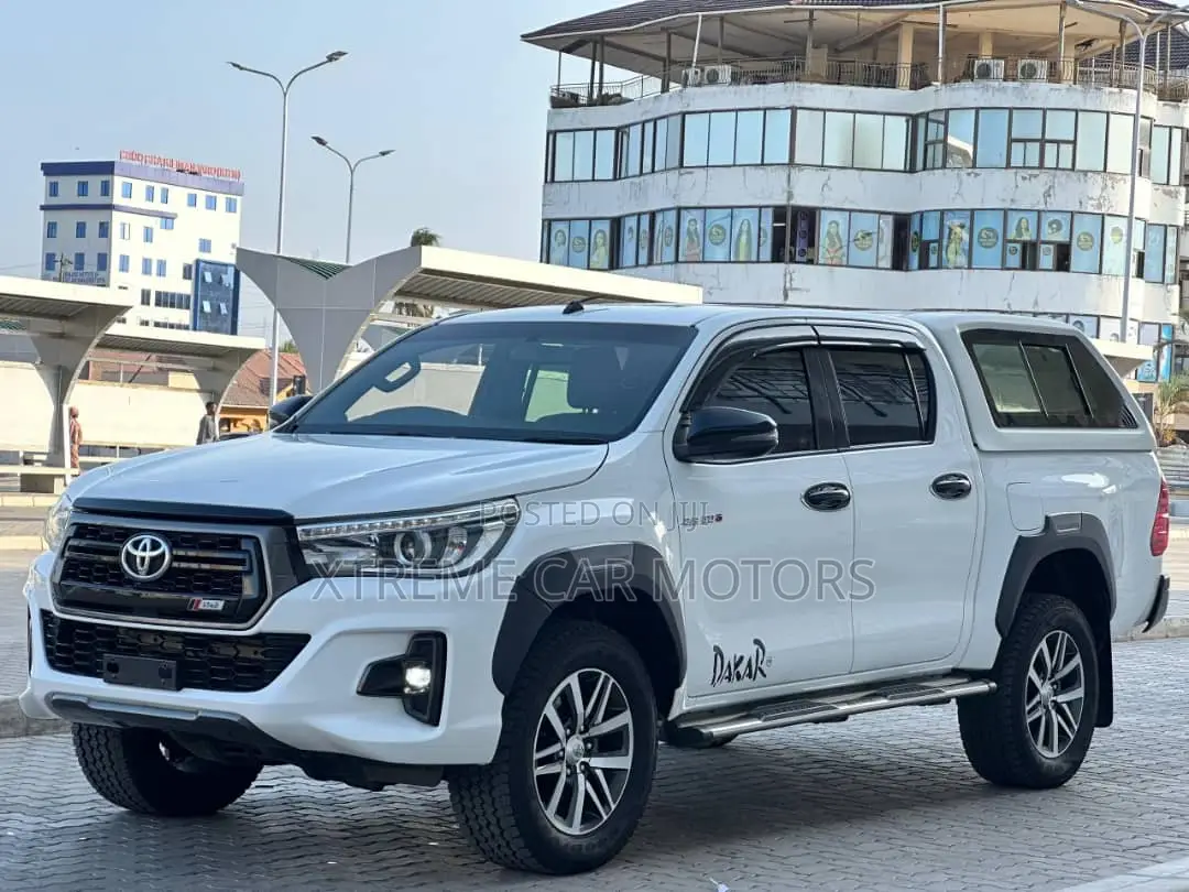 Toyota Hilux 2018 White
