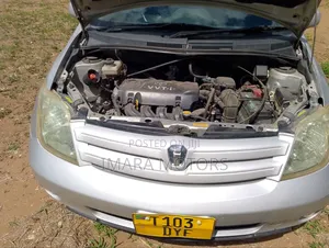 Toyota IST 2004 Silver