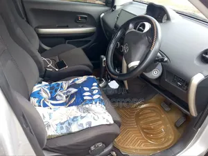 Toyota IST 2004 Silver