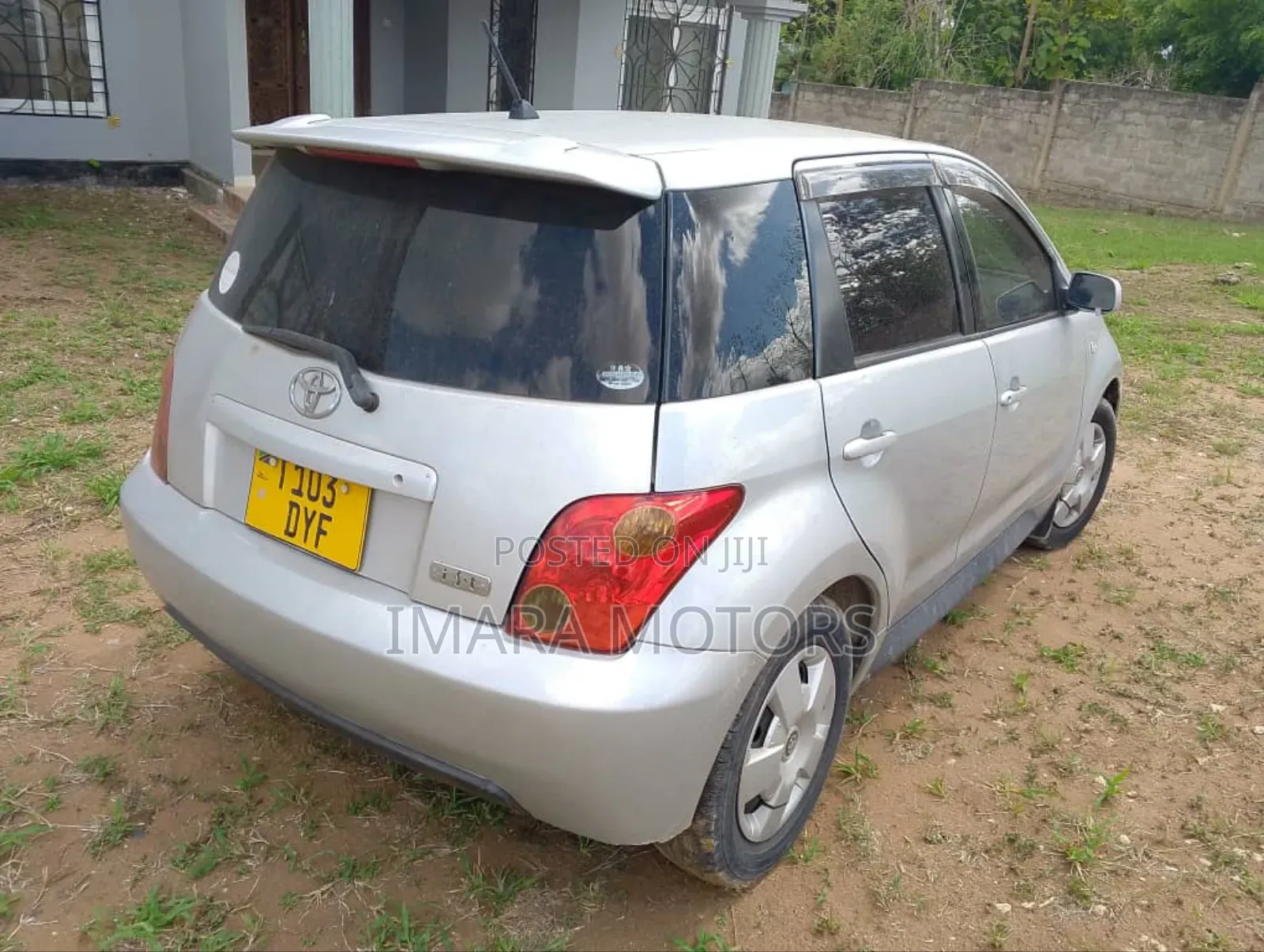 Toyota IST 2004 Silver