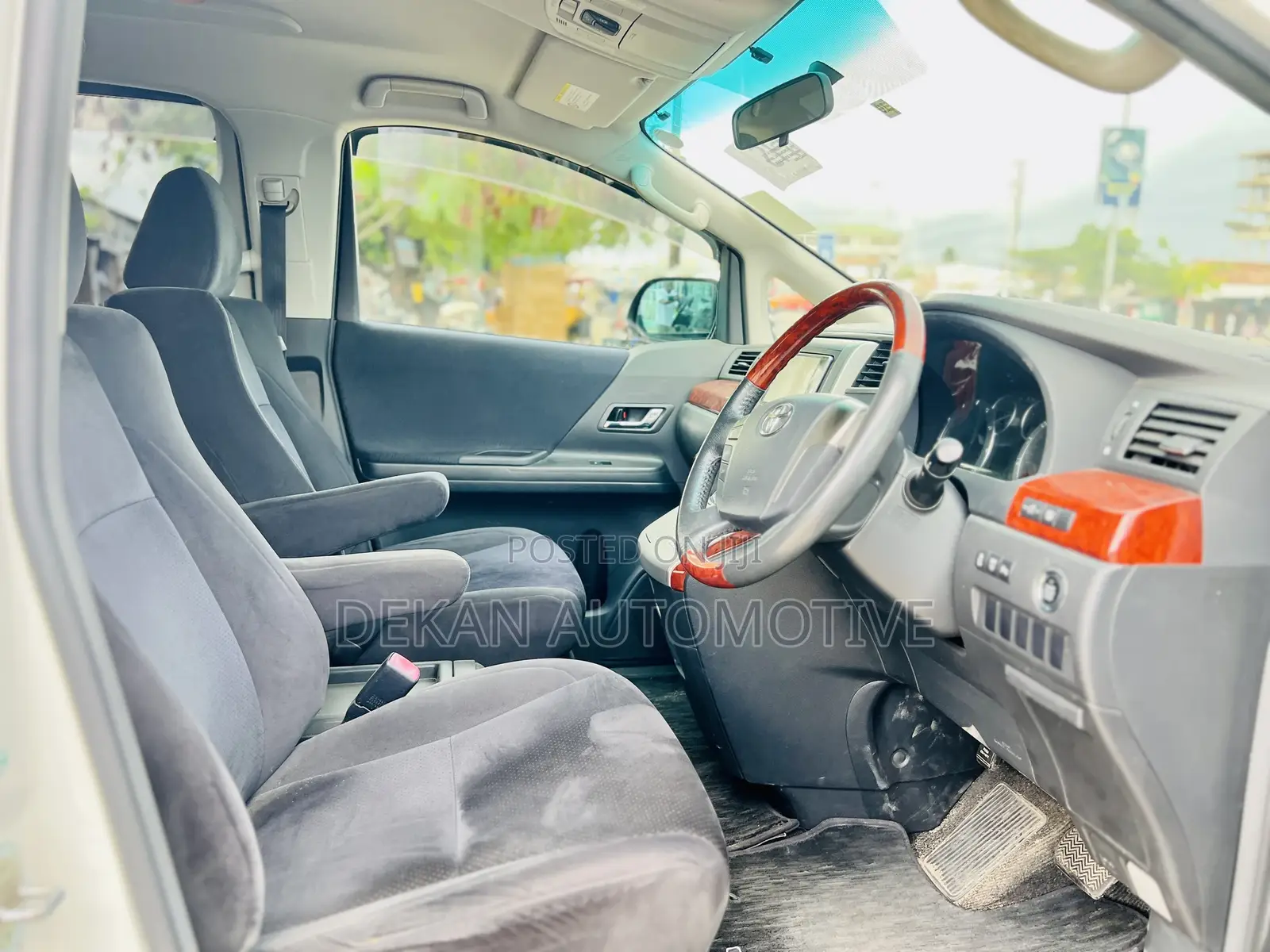Toyota Alphard 2.4 Hybrid AWD 2009 White
