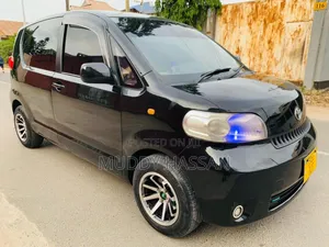 Toyota Porte 2005 Black