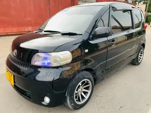 Toyota Porte 2005 Black