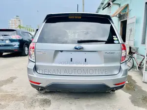 Subaru Forester 2.5X 2011 Silver