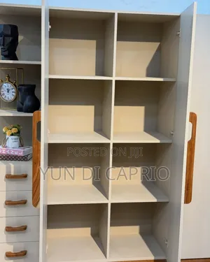 Kabati Za Nguo Milango Minne
