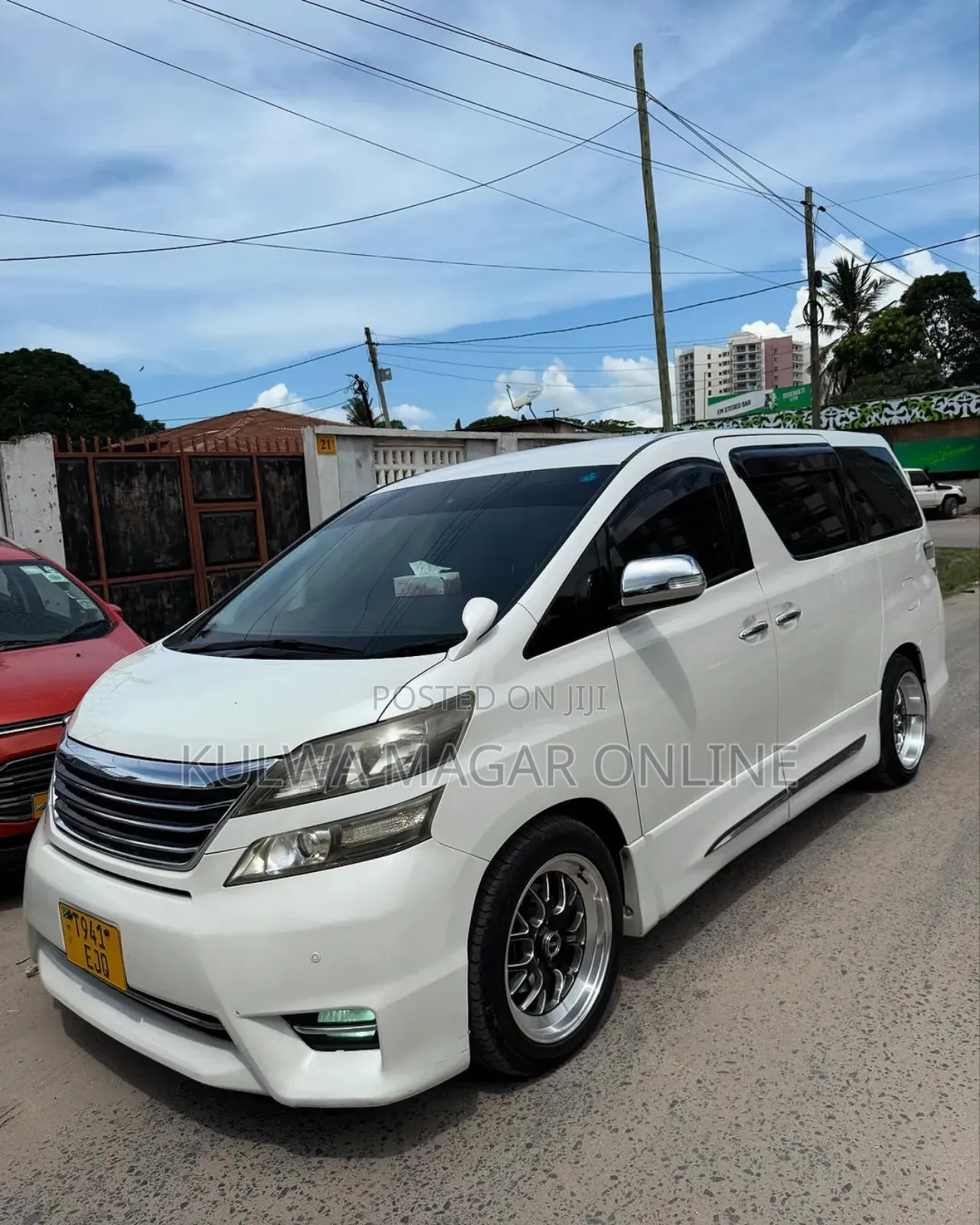 Toyota Vellfire 2010 White