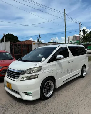 Toyota Vellfire 2010 White