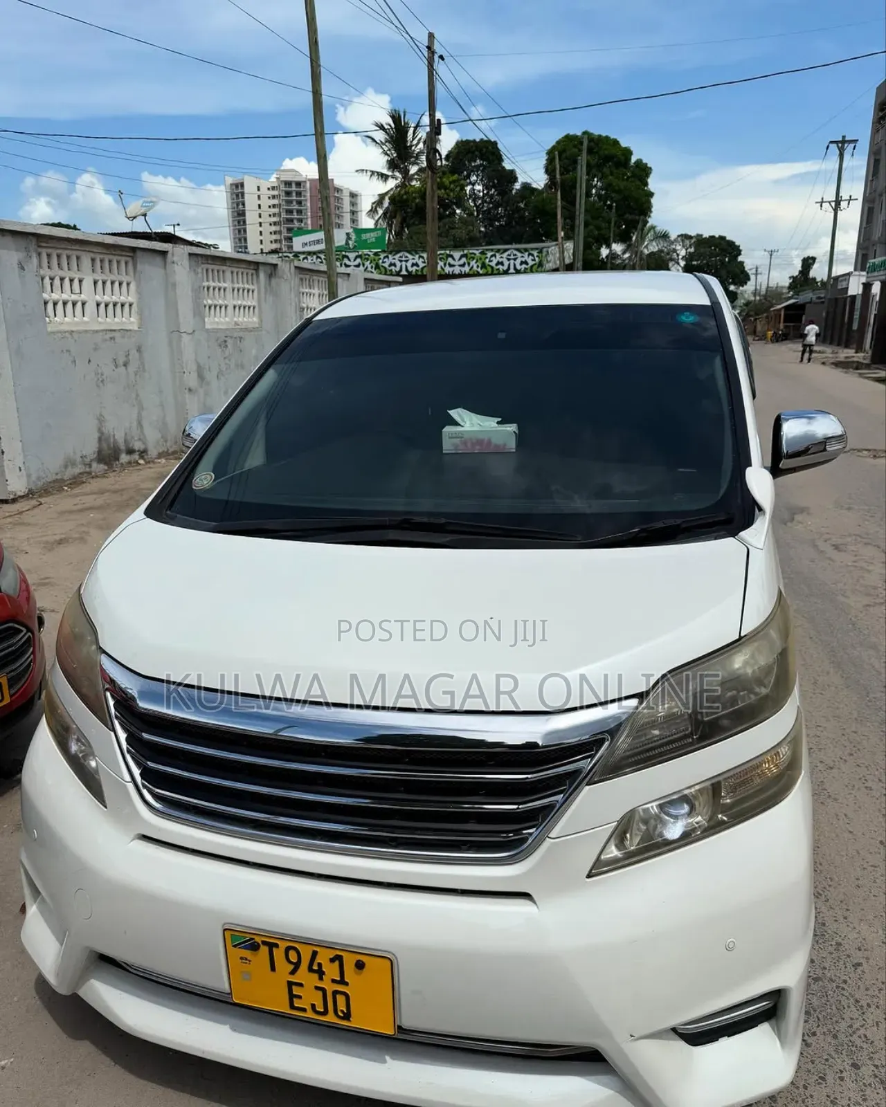 Toyota Vellfire 2010 White
